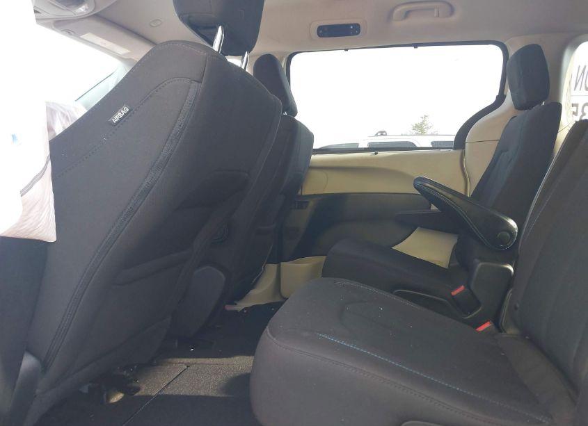 Photo 8 of 2021 Chrysler Pacifica TOURING (VIN 2C4RC1FG8MR598889)