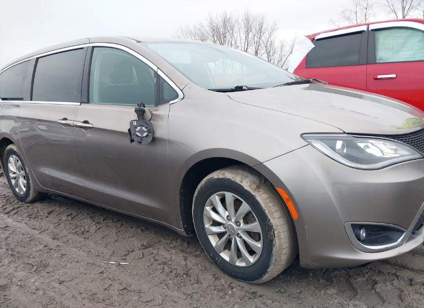 Photo 13 of 2018 Chrysler Pacifica TOURING PLUS (VIN 2C4RC1FG9JR154710)