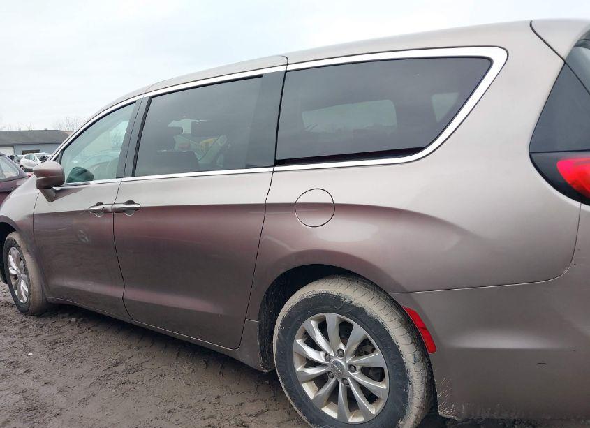 Photo 14 of 2018 Chrysler Pacifica TOURING PLUS (VIN 2C4RC1FG9JR154710)