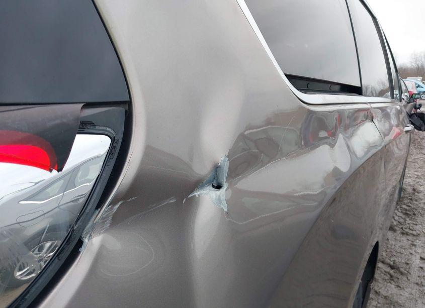 Photo 18 of 2018 Chrysler Pacifica TOURING PLUS (VIN 2C4RC1FG9JR154710)