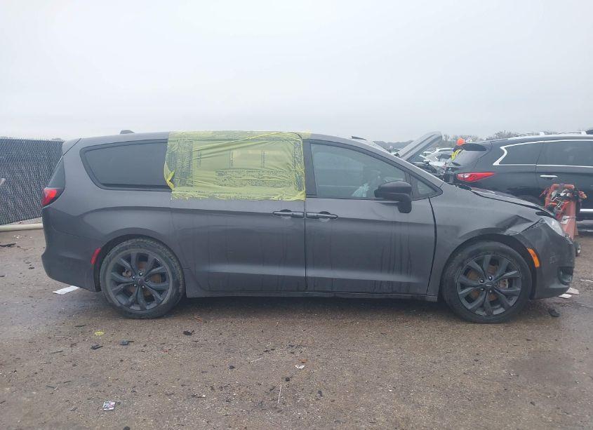 Photo 12 of 2018 Chrysler Pacifica TOURING PLUS (VIN 2C4RC1FG9JR227932)