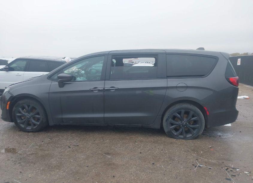 Photo 13 of 2018 Chrysler Pacifica TOURING PLUS (VIN 2C4RC1FG9JR227932)