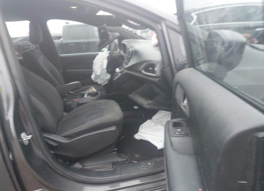 Photo 5 of 2018 Chrysler Pacifica TOURING PLUS (VIN 2C4RC1FG9JR227932)