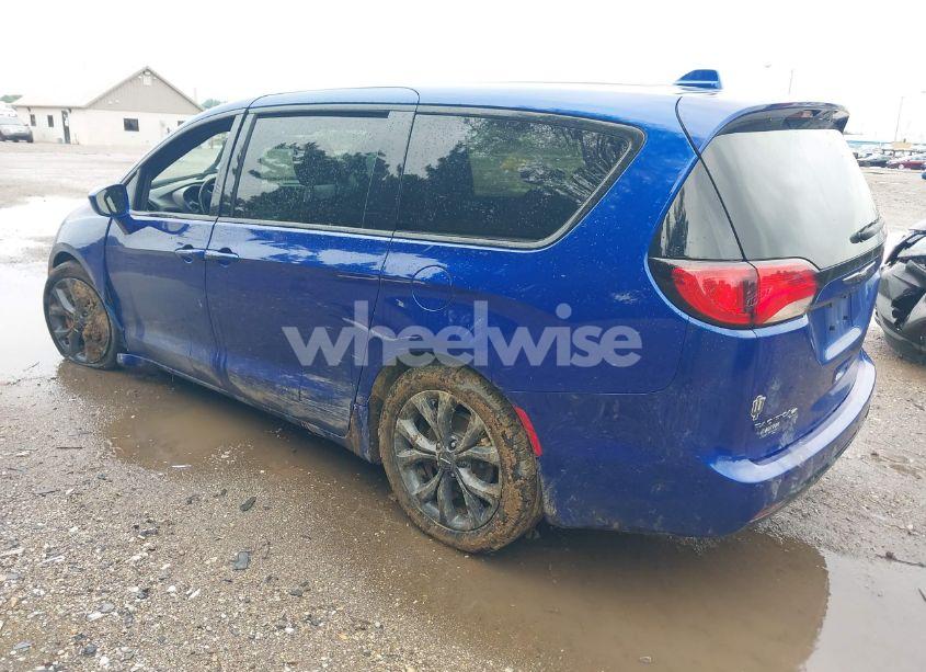 Photo 3 of 2018 Chrysler Pacifica TOURING PLUS (VIN 2C4RC1FG9JR228594)