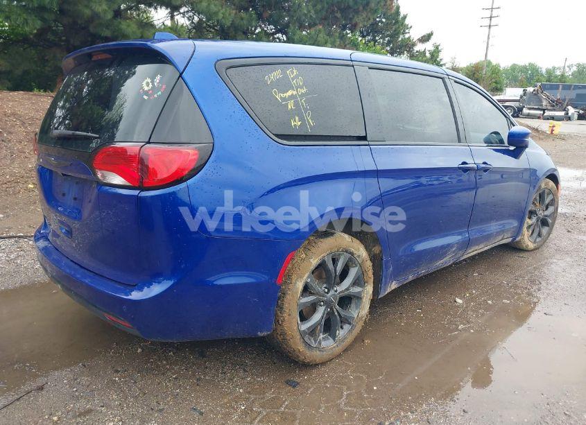 Photo 4 of 2018 Chrysler Pacifica TOURING PLUS (VIN 2C4RC1FG9JR228594)