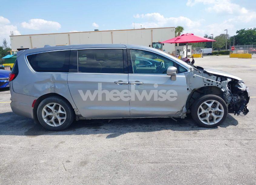 Photo 13 of 2019 Chrysler Pacifica TOURING PLUS (VIN 2C4RC1FG9KR589101)