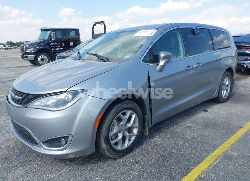 Photo 2 of 2019 Chrysler Pacifica TOURING PLUS (VIN 2C4RC1FG9KR589101)