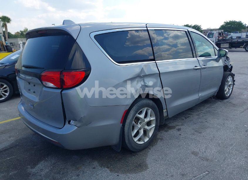 Photo 4 of 2019 Chrysler Pacifica TOURING PLUS (VIN 2C4RC1FG9KR589101)