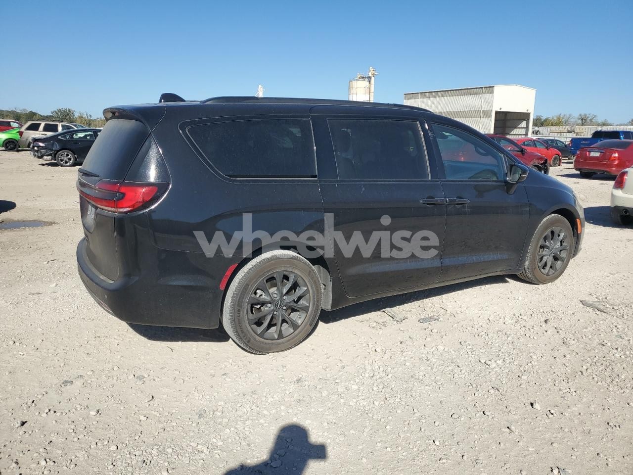 Photo 3 of 2021 CHRYSLER PACIFICA TOURING (VIN 2C4RC1FG9MR529063)