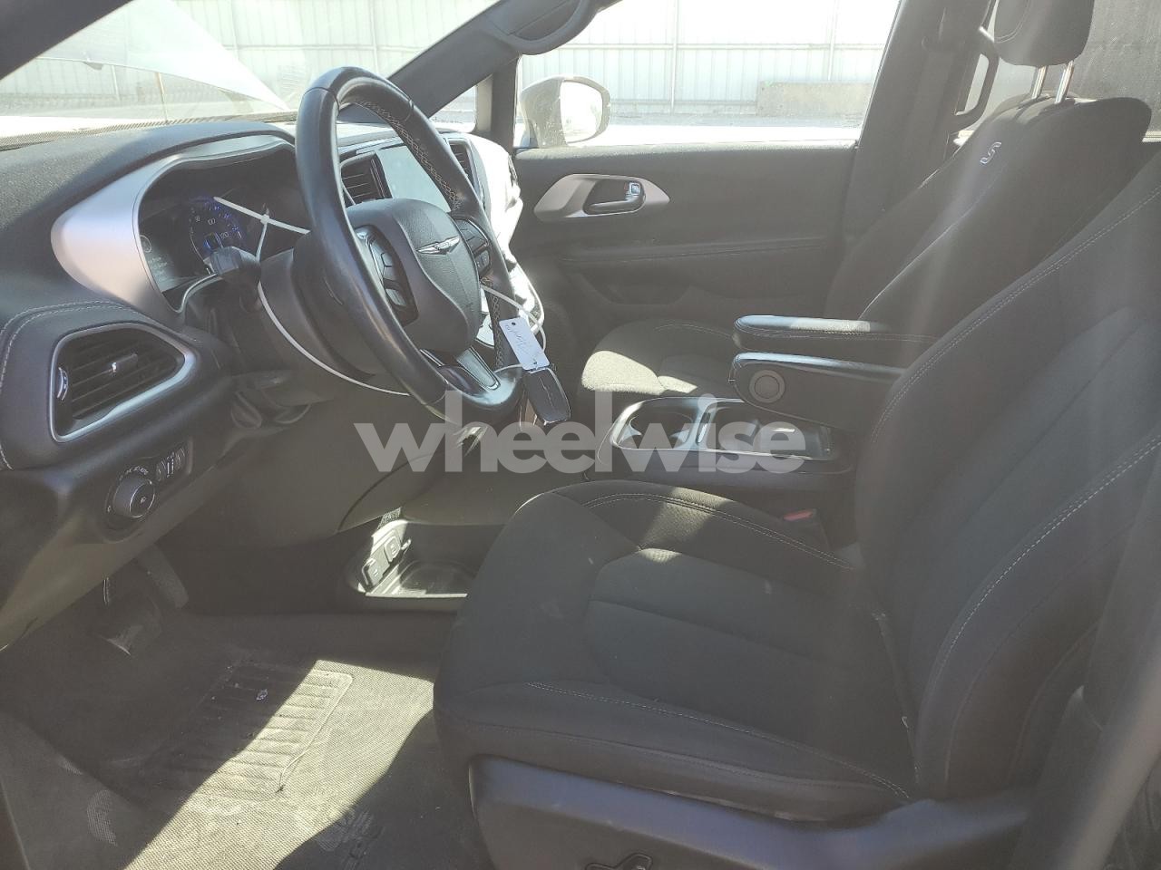 Photo 7 of 2021 CHRYSLER PACIFICA TOURING (VIN 2C4RC1FG9MR529063)