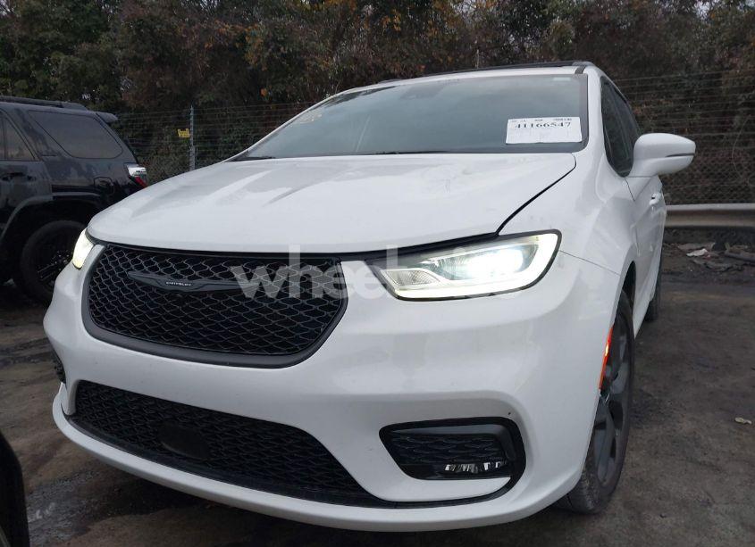 Photo 12 of 2021 Chrysler Pacifica TOURING (VIN 2C4RC1FG9MR559437)