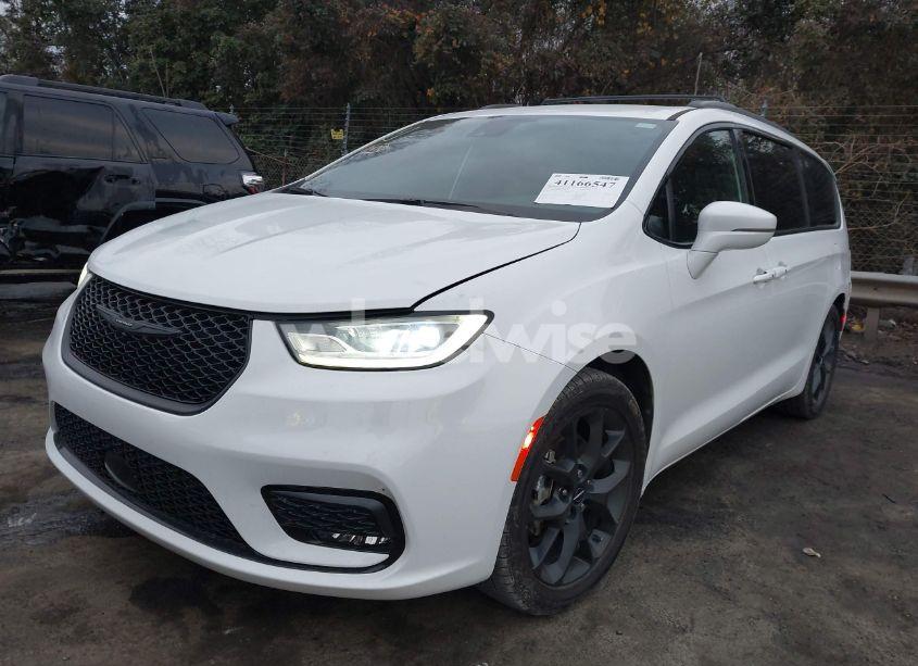 Photo 2 of 2021 Chrysler Pacifica TOURING (VIN 2C4RC1FG9MR559437)