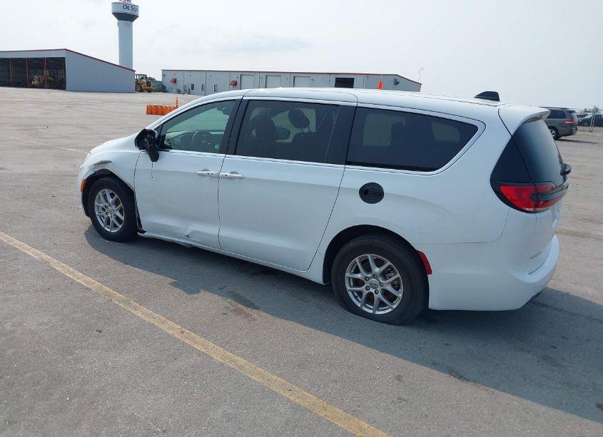 Photo 3 of 2023 Chrysler Pacifica TOURING (VIN 2C4RC1FG9PR555649)