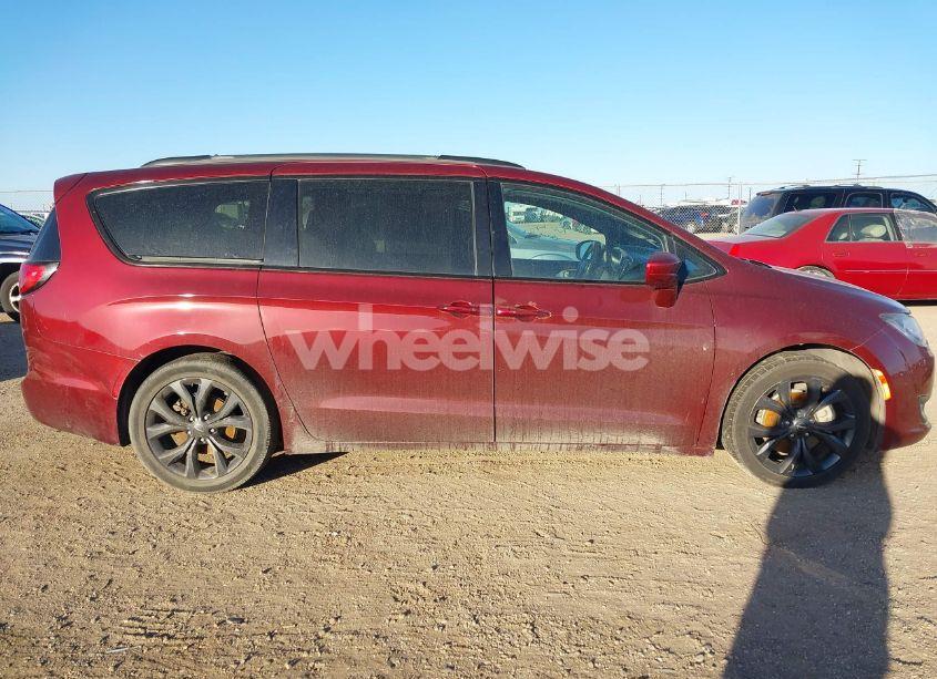 Photo 13 of 2018 Chrysler Pacifica TOURING PLUS (VIN 2C4RC1FGXJR315940)