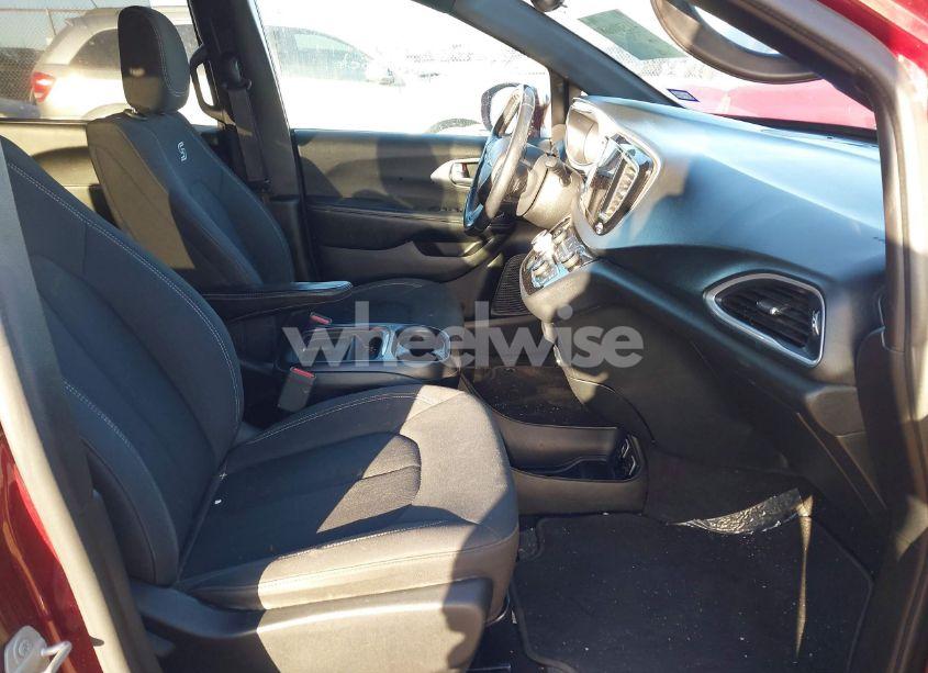 Photo 5 of 2018 Chrysler Pacifica TOURING PLUS (VIN 2C4RC1FGXJR315940)