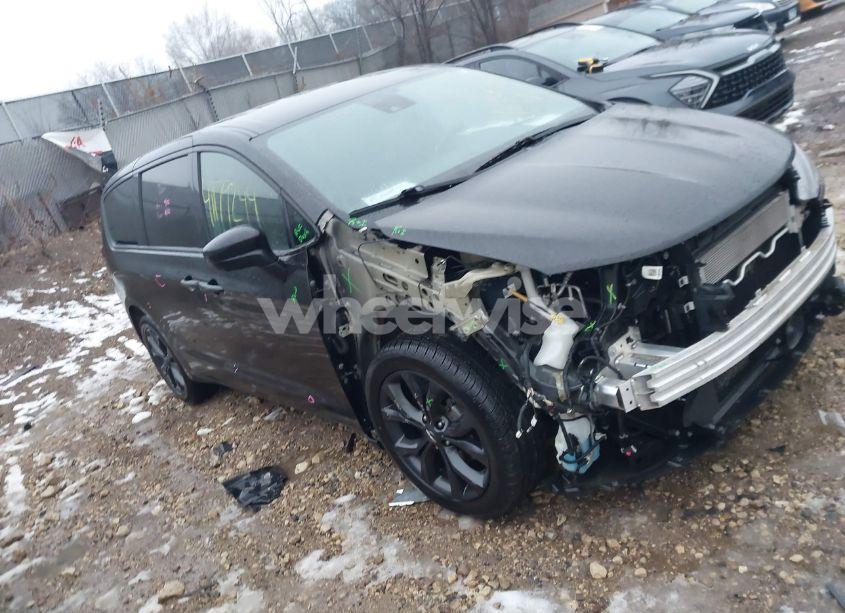 2019 Chrysler Pacifica TOURING PLUS (VIN 2C4RC1FGXKR666798) main photo