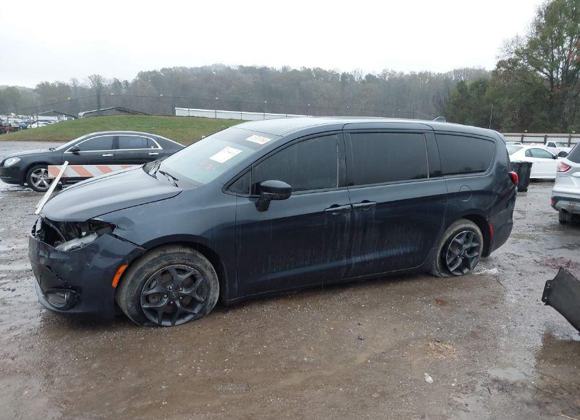 Photo 14 of 2019 Chrysler Pacifica TOURING PLUS (VIN 2C4RC1FGXKR715532)