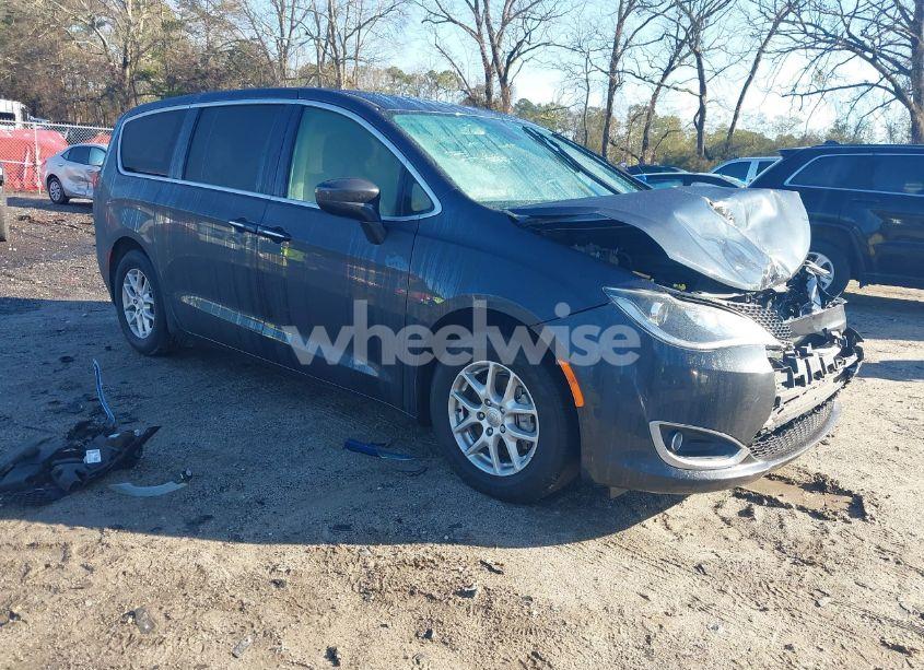 2020 Chrysler Pacifica TOURING (VIN 2C4RC1FGXLR128538) main photo