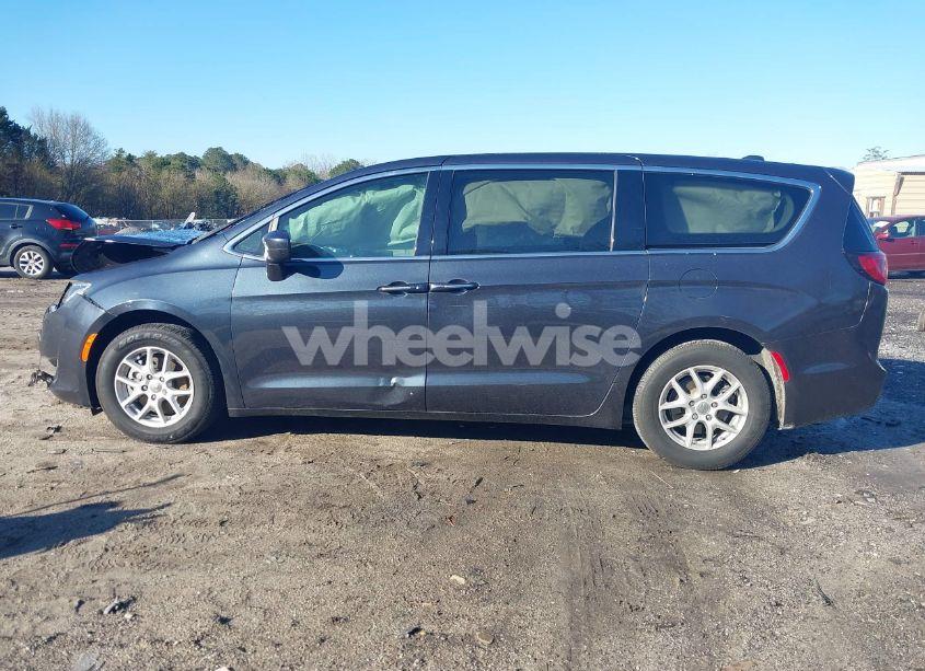 Photo 14 of 2020 Chrysler Pacifica TOURING (VIN 2C4RC1FGXLR128538)