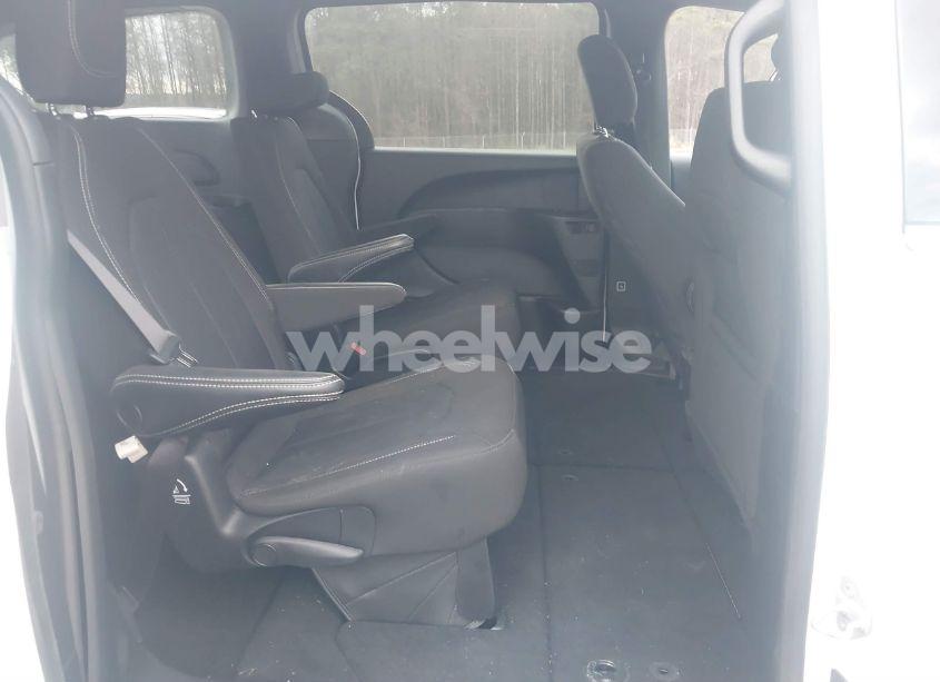 Photo 8 of 2023 Chrysler Pacifica TOURING (VIN 2C4RC1FGXPR590412)