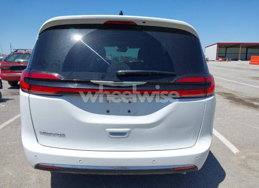 Photo 17 of 2024 Chrysler Pacifica TOURING (VIN 2C4RC1FGXRR124465)