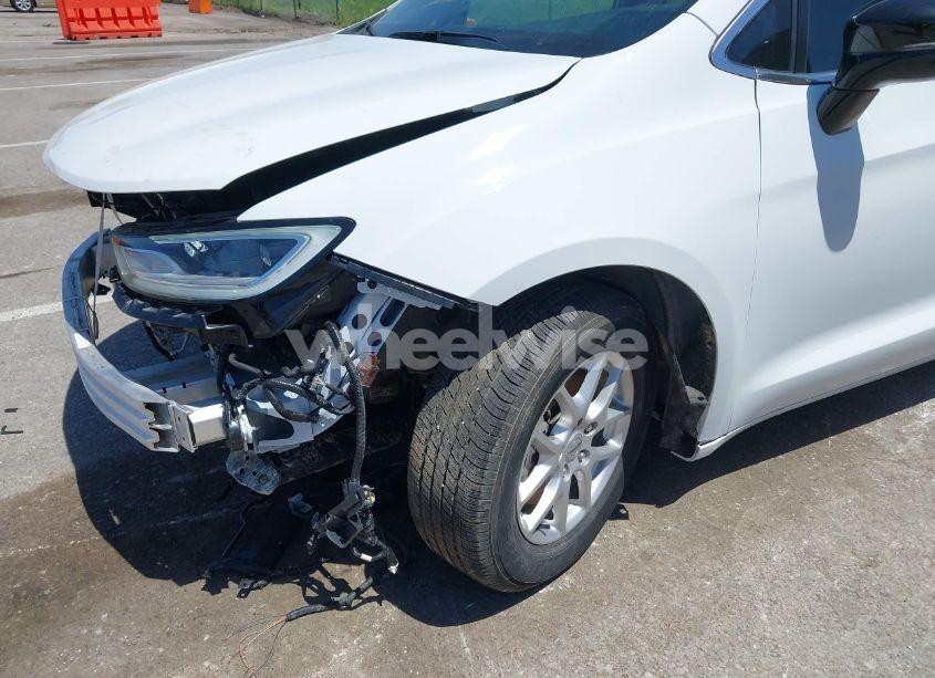 Photo 19 of 2024 Chrysler Pacifica TOURING (VIN 2C4RC1FGXRR124465)