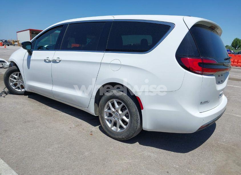 Photo 3 of 2024 Chrysler Pacifica TOURING (VIN 2C4RC1FGXRR124465)