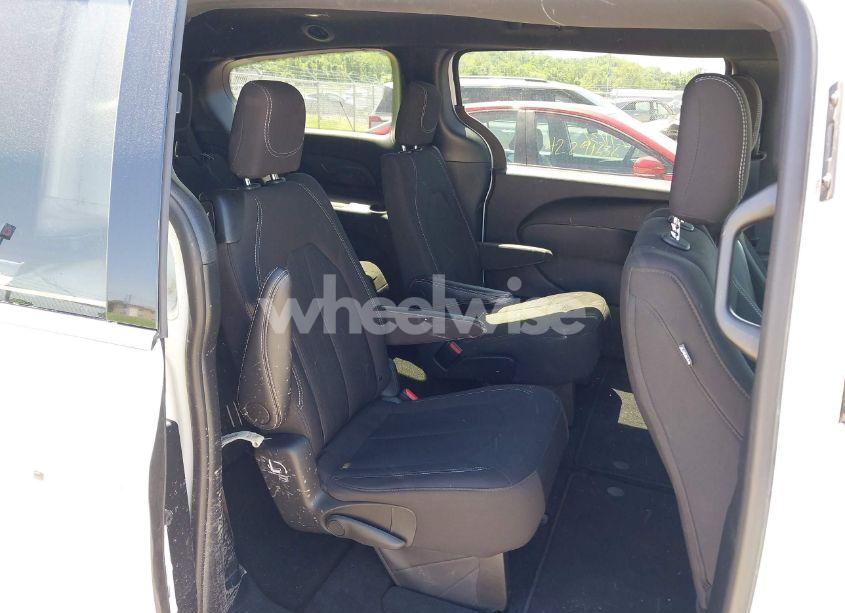 Photo 8 of 2024 Chrysler Pacifica TOURING (VIN 2C4RC1FGXRR124465)