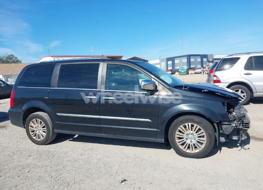 Photo 14 of 2012 Chrysler Town & COUNTRY LIMITED (VIN 2C4RC1GG0CR278897)