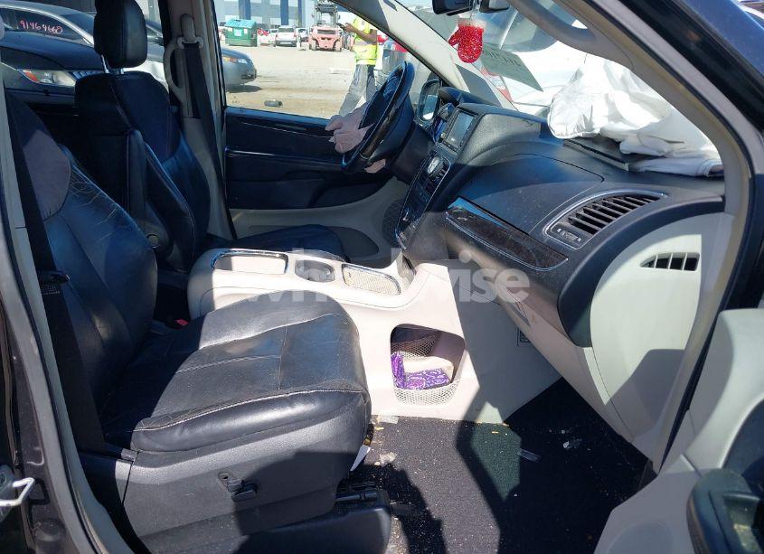 Photo 5 of 2012 Chrysler Town & COUNTRY LIMITED (VIN 2C4RC1GG0CR278897)