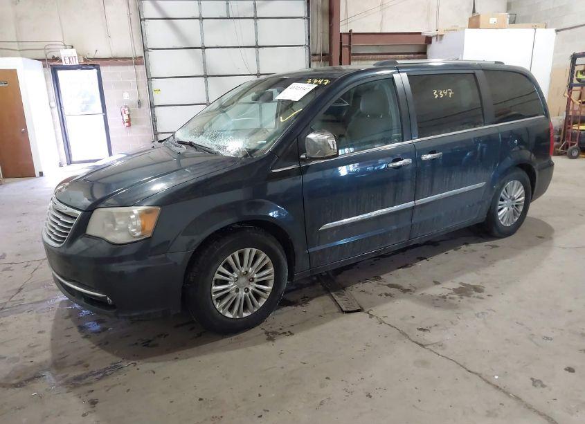 Photo 2 of 2013 Chrysler Town & COUNTRY LIMITED (VIN 2C4RC1GG0DR616168)