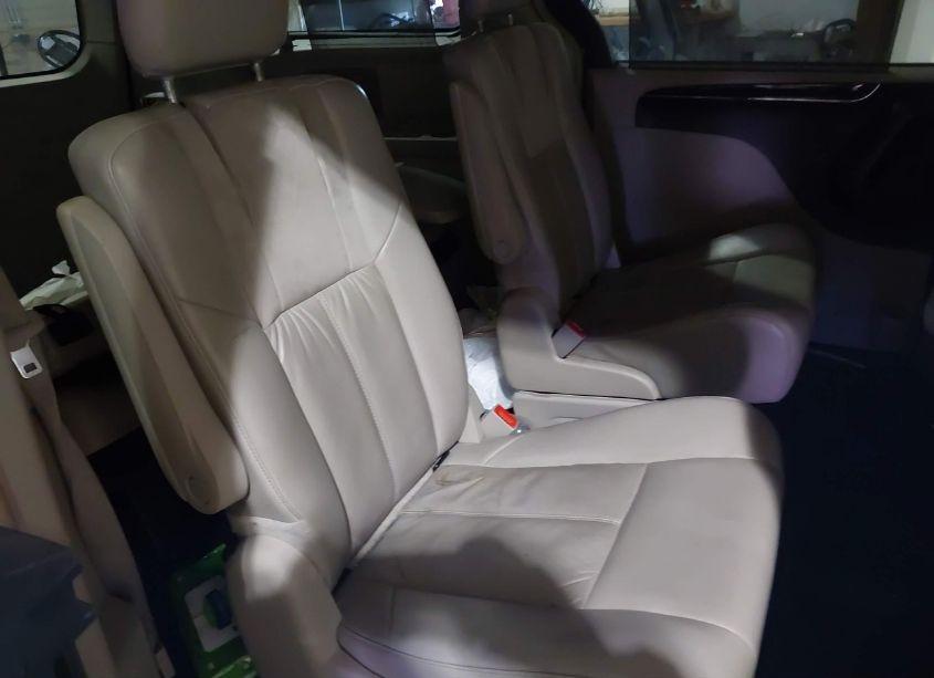 Photo 8 of 2013 Chrysler Town & COUNTRY LIMITED (VIN 2C4RC1GG0DR616168)