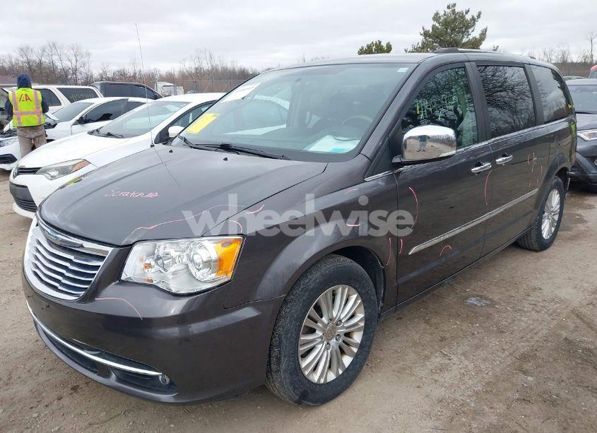 Photo 2 of 2015 Chrysler Town & COUNTRY LIMITED PLATINUM (VIN 2C4RC1GG0FR578945)