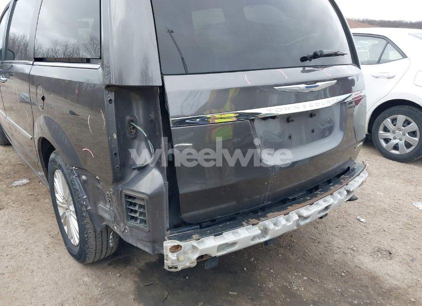 Photo 6 of 2015 Chrysler Town & COUNTRY LIMITED PLATINUM (VIN 2C4RC1GG0FR578945)