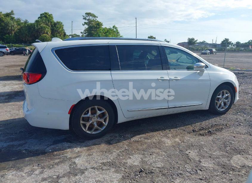 Photo 13 of 2017 Chrysler Pacifica LIMITED (VIN 2C4RC1GG0HR505044)