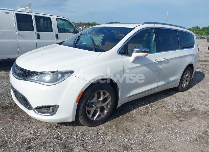 Photo 2 of 2017 Chrysler Pacifica LIMITED (VIN 2C4RC1GG0HR505044)