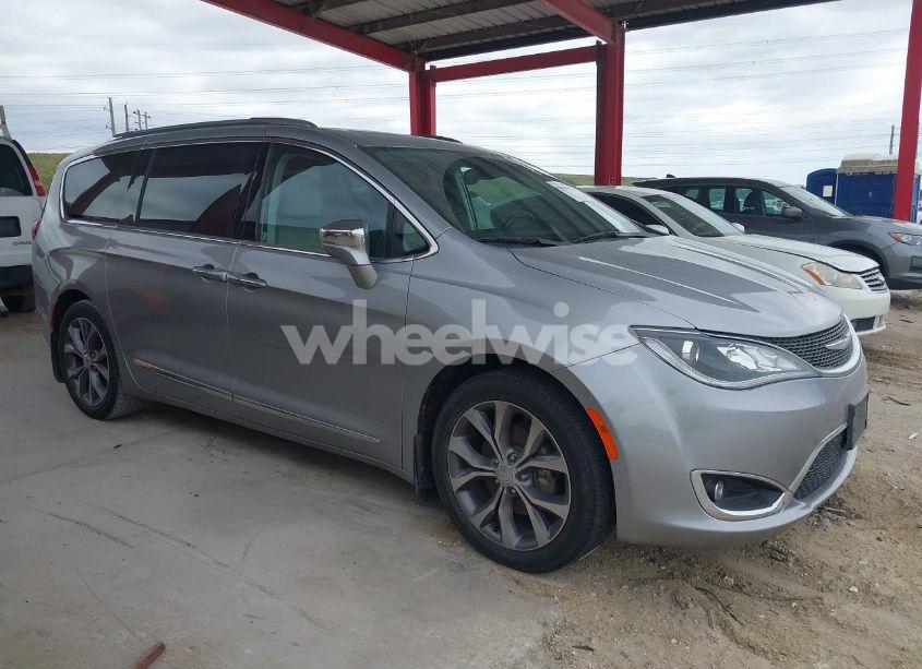 2017 Chrysler Pacifica LIMITED (VIN 2C4RC1GG0HR763337) main photo