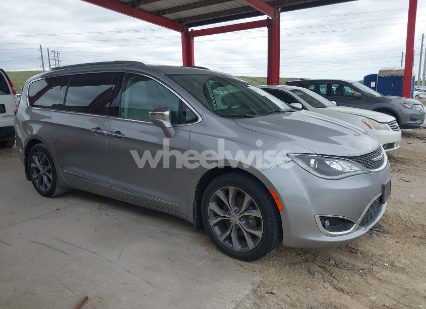 Photo 13 of 2017 Chrysler Pacifica LIMITED (VIN 2C4RC1GG0HR763337)