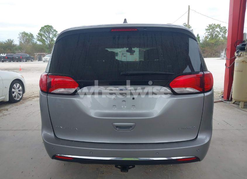Photo 16 of 2017 Chrysler Pacifica LIMITED (VIN 2C4RC1GG0HR763337)