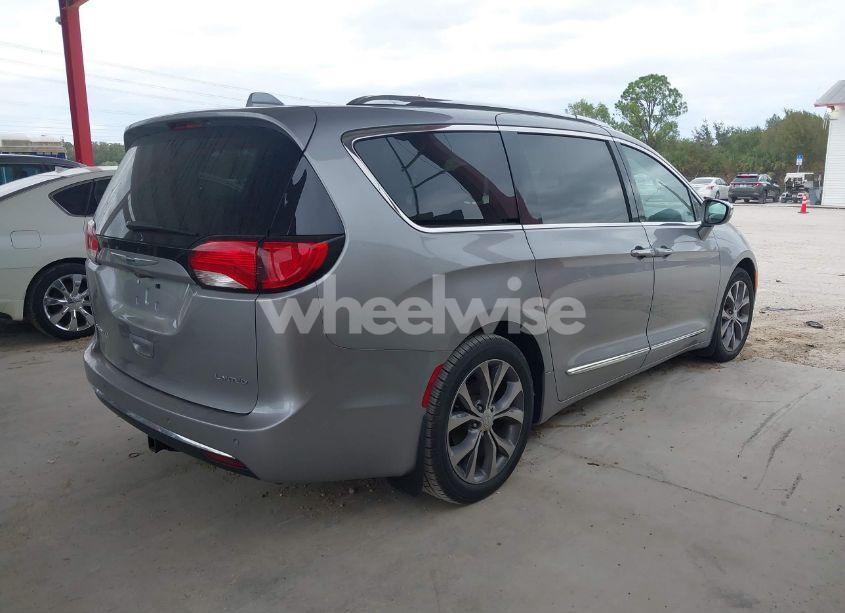 Photo 4 of 2017 Chrysler Pacifica LIMITED (VIN 2C4RC1GG0HR763337)
