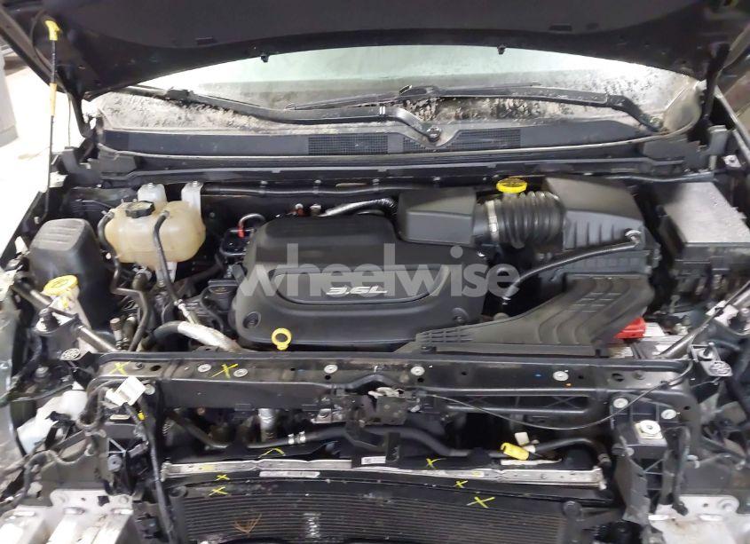 Photo 10 of 2018 Chrysler Pacifica LIMITED (VIN 2C4RC1GG0JR172821)