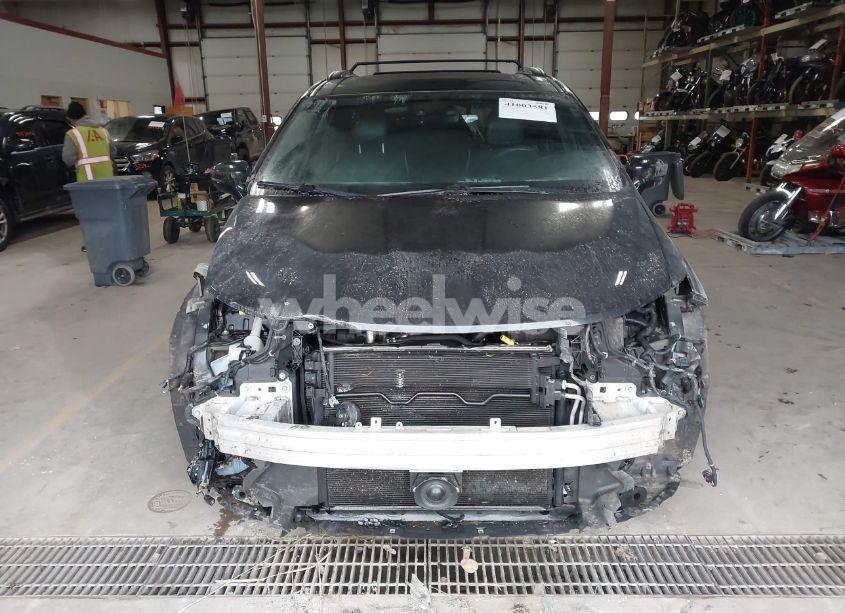 Photo 13 of 2018 Chrysler Pacifica LIMITED (VIN 2C4RC1GG0JR172821)