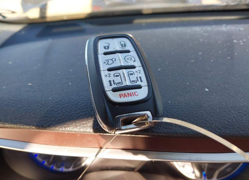 Photo 11 of 2019 Chrysler Pacifica LIMITED (VIN 2C4RC1GG0KR603899)