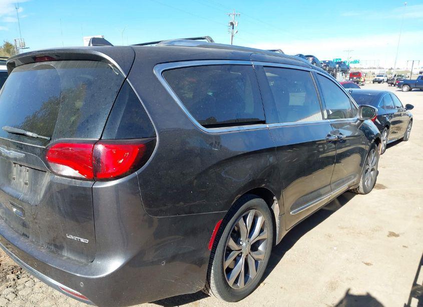 Photo 13 of 2019 Chrysler Pacifica LIMITED (VIN 2C4RC1GG0KR603899)
