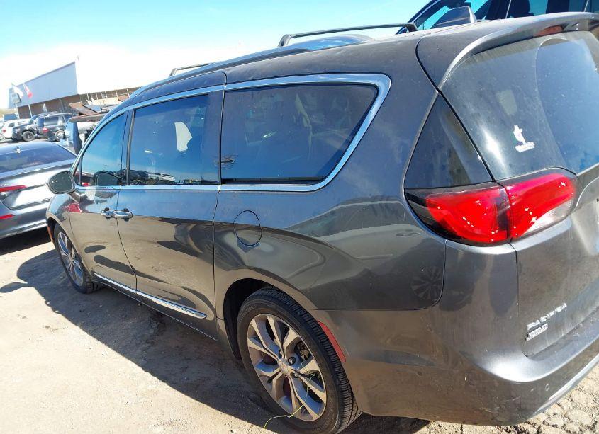 Photo 14 of 2019 Chrysler Pacifica LIMITED (VIN 2C4RC1GG0KR603899)