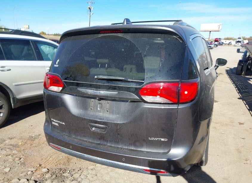 Photo 16 of 2019 Chrysler Pacifica LIMITED (VIN 2C4RC1GG0KR603899)