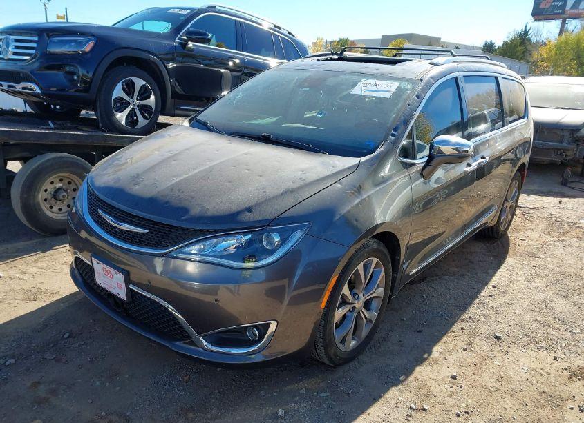 Photo 6 of 2019 Chrysler Pacifica LIMITED (VIN 2C4RC1GG0KR603899)