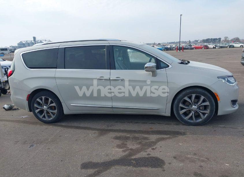 Photo 14 of 2020 Chrysler Pacifica LIMITED (VIN 2C4RC1GG0LR195535)