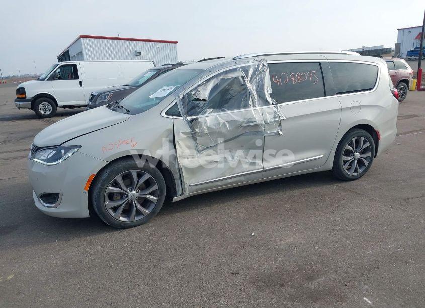Photo 2 of 2020 Chrysler Pacifica LIMITED (VIN 2C4RC1GG0LR195535)