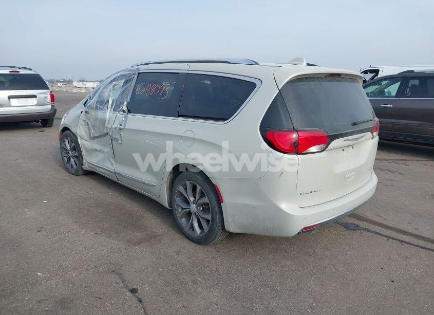 Photo 3 of 2020 Chrysler Pacifica LIMITED (VIN 2C4RC1GG0LR195535)